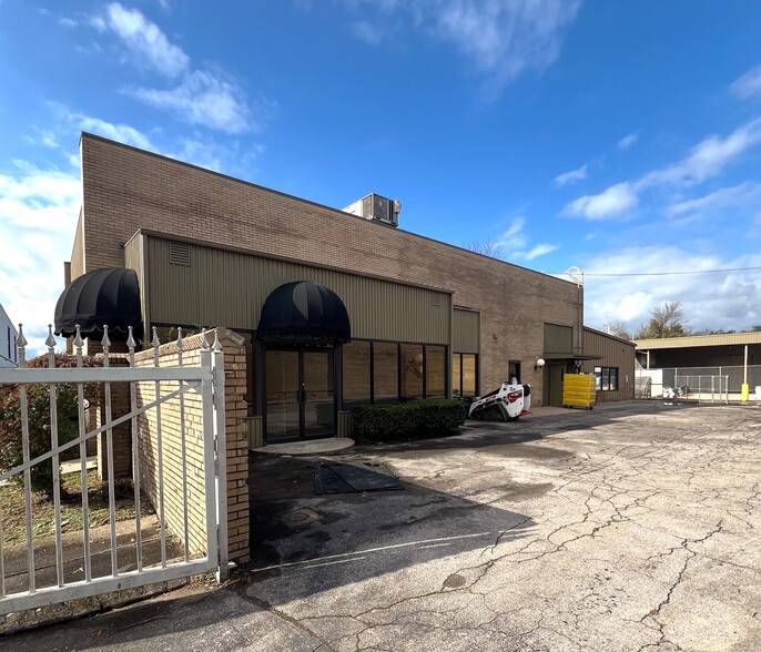 653 Mainstream Dr, Nashville, TN for lease - Building Photo - Image 3 of 8