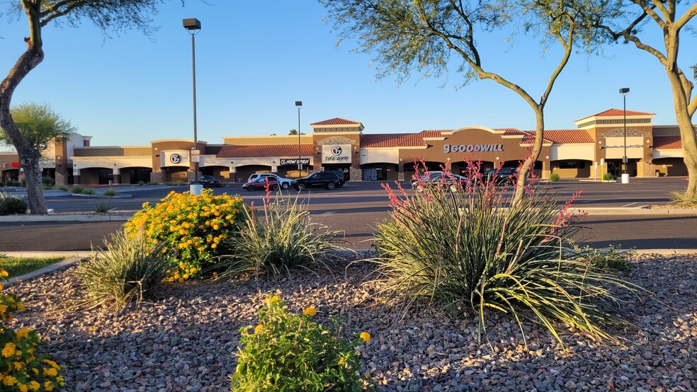 3923 E Thunderbird Rd, Phoenix, AZ for lease - Building Photo - Image 2 of 7