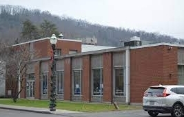 145 Main Ave, Pineville, WV for lease - Building Photo - Image 1 of 4