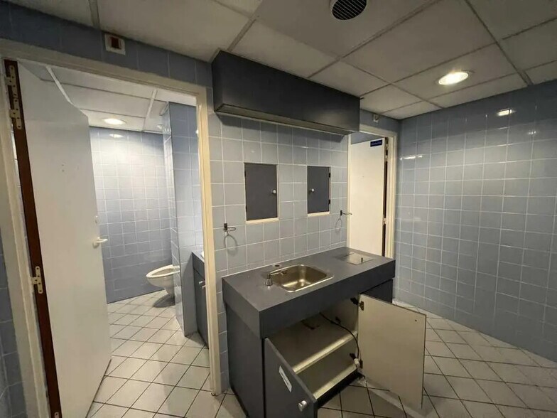 Office in Roissy-en-France for sale - Building Photo - Image 3 of 9