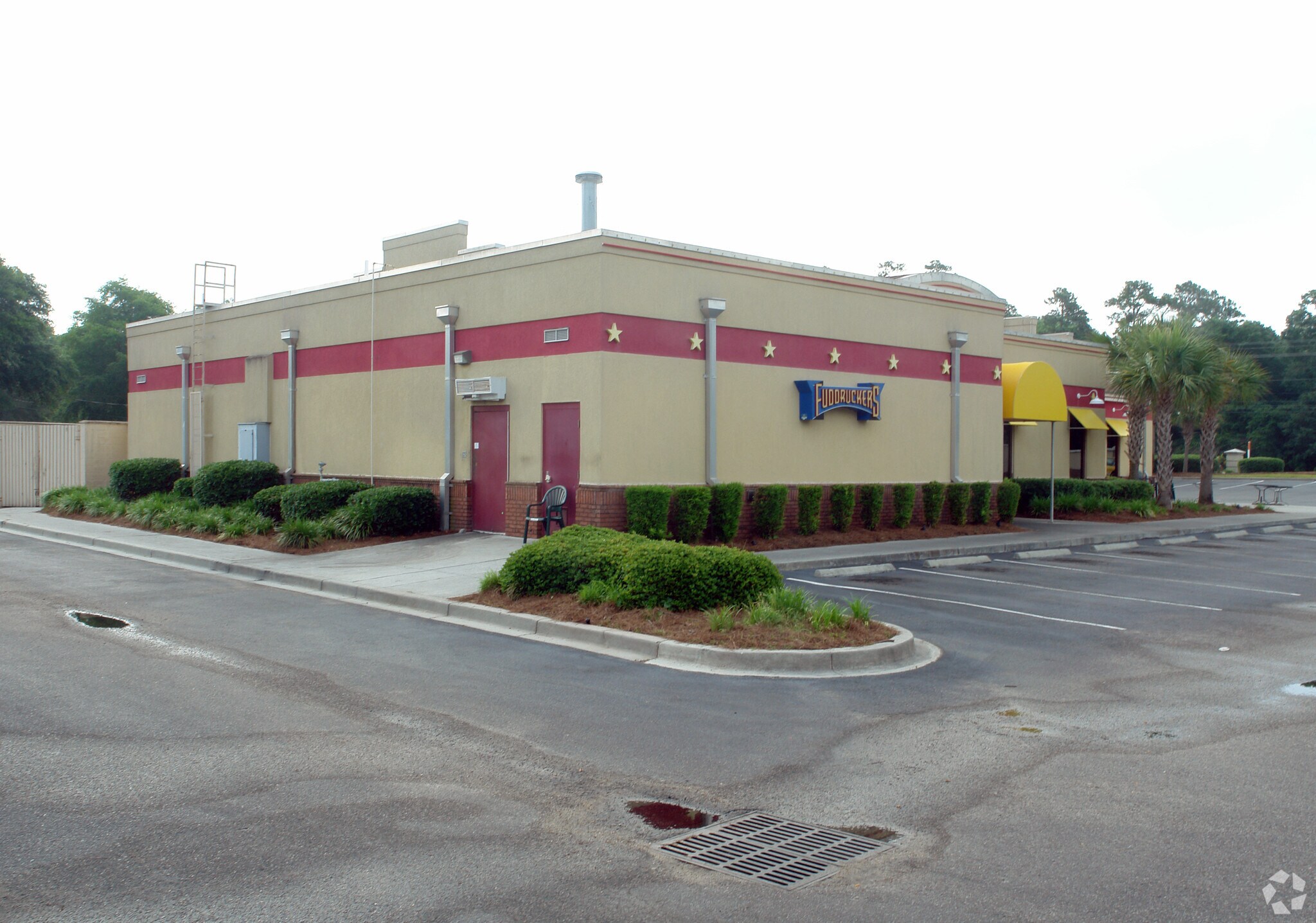 10435 N Kings Hwy, Myrtle Beach, SC 29572 Fuddrucker's