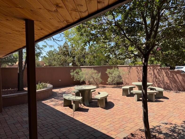 75 Kallof Pl, Sedona, AZ for lease - Building Photo - Image 3 of 48