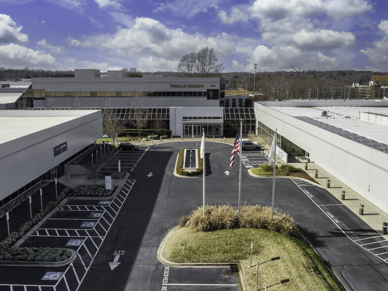 7201 IBM Dr, Charlotte, NC for lease - Building Photo - Image 3 of 18