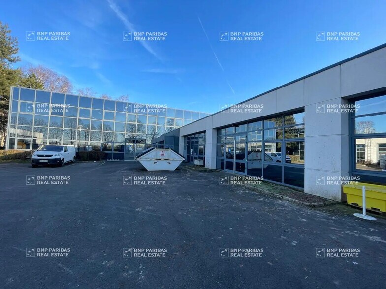 Flex in Saclay for sale - Building Photo - Image 3 of 6