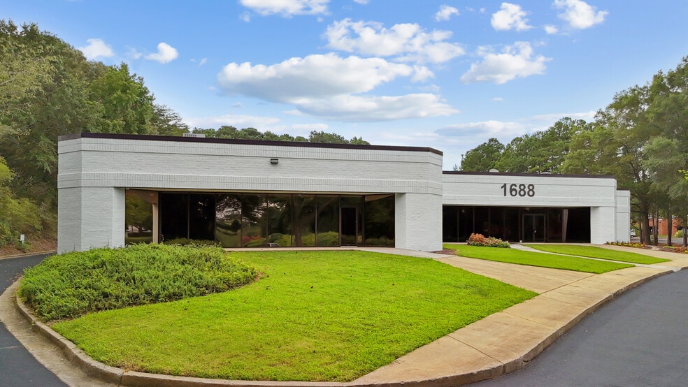 1688 Phoenix Pky, College Park, GA for sale - Building Photo - Image 3 of 6