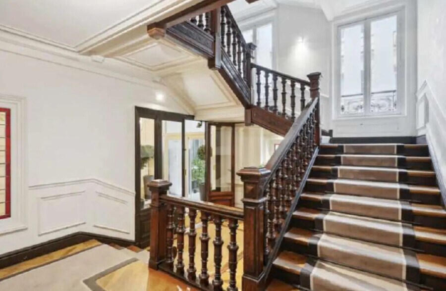 33 Rue Marbeuf, Paris for lease - Interior Photo - Image 2 of 14