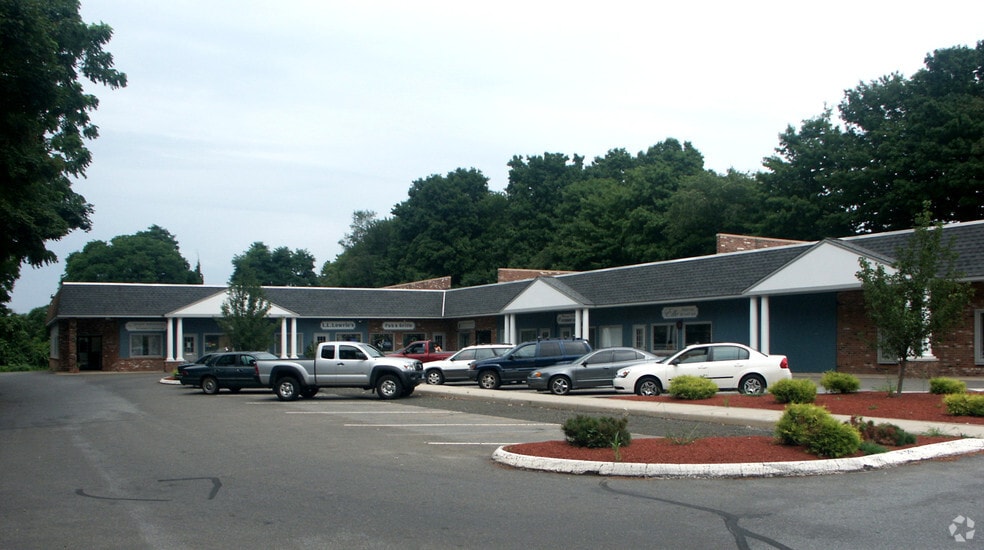 51 Boston Post Rd, Madison, CT for lease - Building Photo - Image 2 of 4