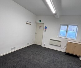 High St, Chesterfield for sale Interior Photo- Image 1 of 5