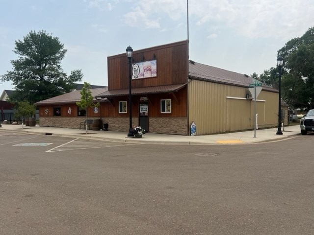 22 Main St W, Dunn Center, ND for sale - Primary Photo - Image 1 of 19