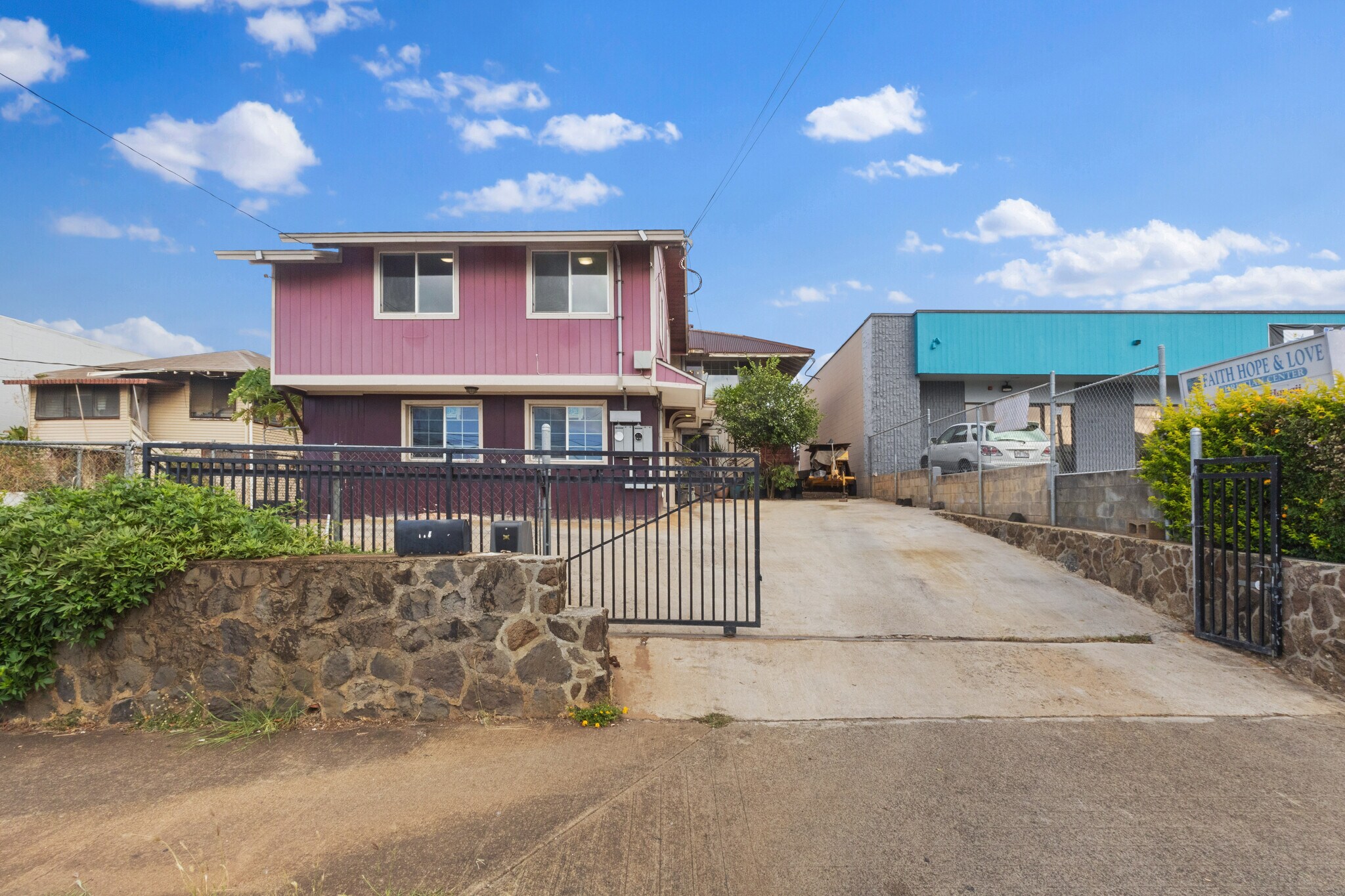 932 Waiakamilo Rd, Honolulu, HI for sale Primary Photo- Image 1 of 16