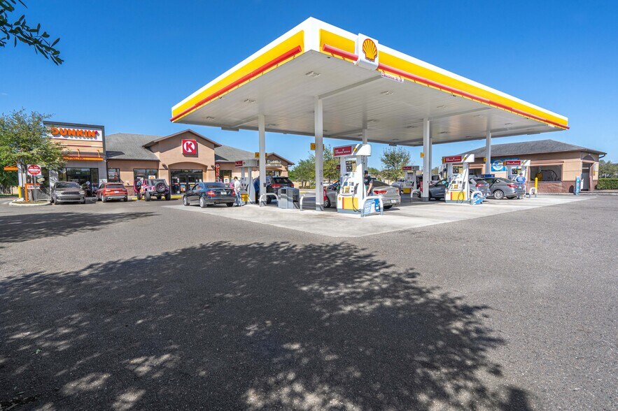 6912 Big Bend Rd, Gibsonton, FL 33534