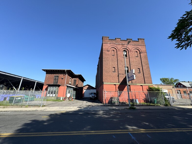 270 Liberty St, Springfield, MA for sale - Building Photo - Image 3 of 9