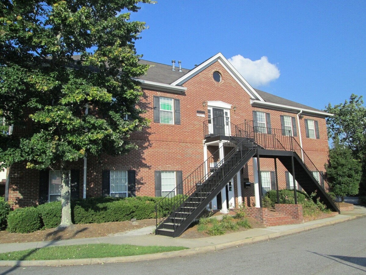 4634 Lawrenceville Hwy NW, Lilburn, GA 30047