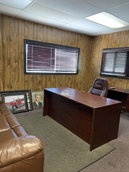 239 James St, Gallatin, TN for lease - Building Photo - Image 3 of 7