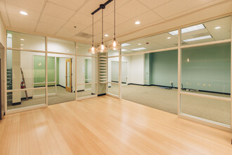 625 SW Broadway St, Portland, OR for lease Building Photo- Image 1 of 8