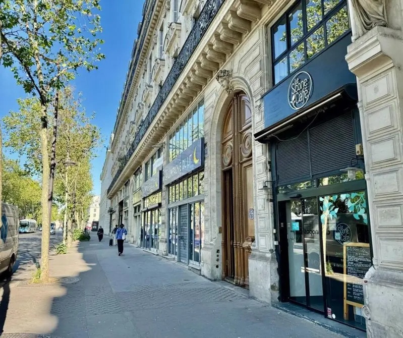 Location Bureaux 309 m² - Photo 1