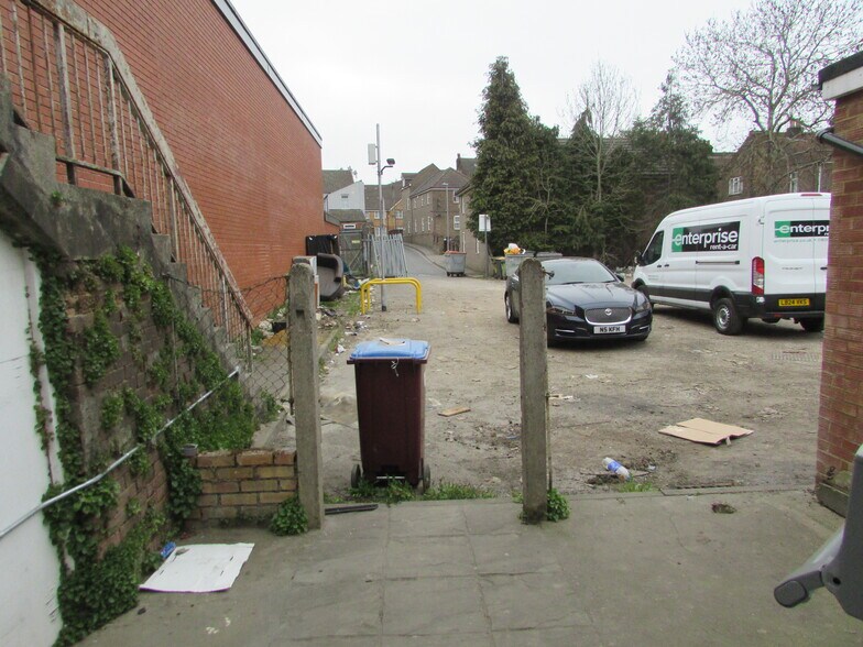 80 Dunstable Rd, Luton for lease - Building Photo - Image 3 of 3