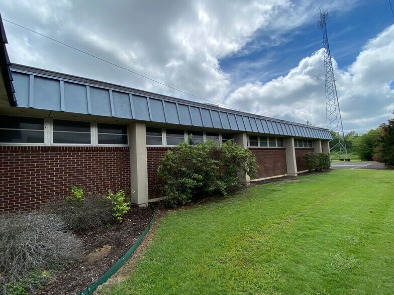 2216 Gloster Street, Tupelo, MS 38801 South Gloster Office Space