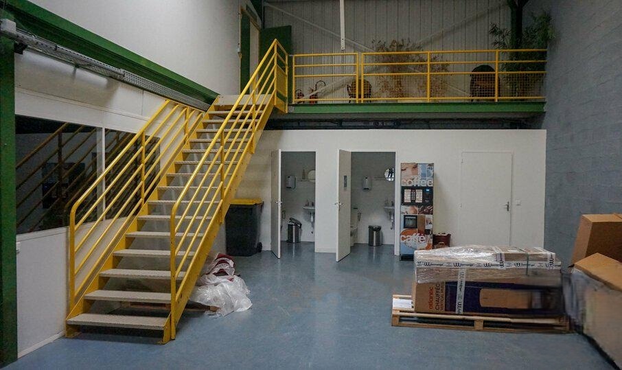 Office in Le Coudray for lease Interior Photo- Image 1 of 4