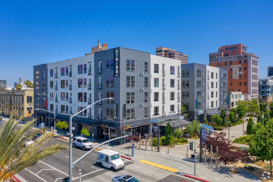 210 E 3rd St, Long Beach, CA for lease - Primary Photo - Image 1 of 6