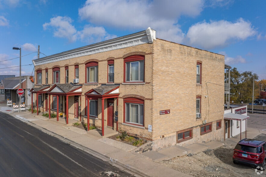 130 Washington St, Woodstock, IL for sale - Building Photo - Image 1 of 9