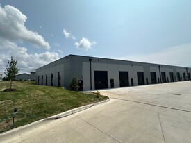 800 Interstate Pky, Waukee IA - Warehouse