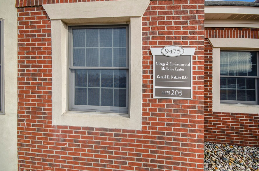 9475 N Holly Rd, Grand Blanc, MI for sale - Building Photo - Image 3 of 23