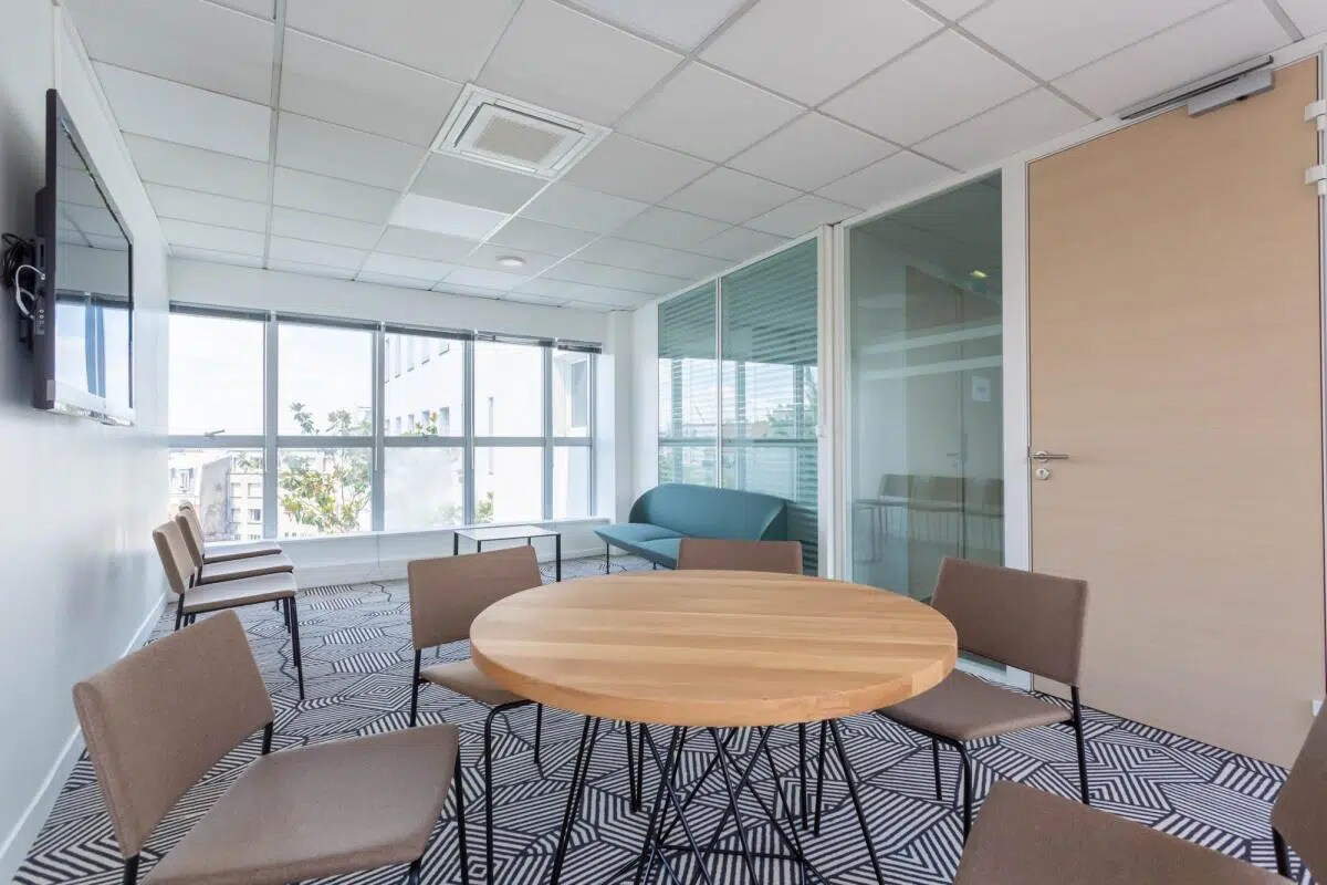 5 Boulevard Edgar - Quinet, Colombes for lease Interior Photo- Image 1 of 13