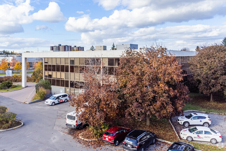 2255 St Laurent Blvd, Ottawa, ON for lease - Building Photo - Image 2 of 4