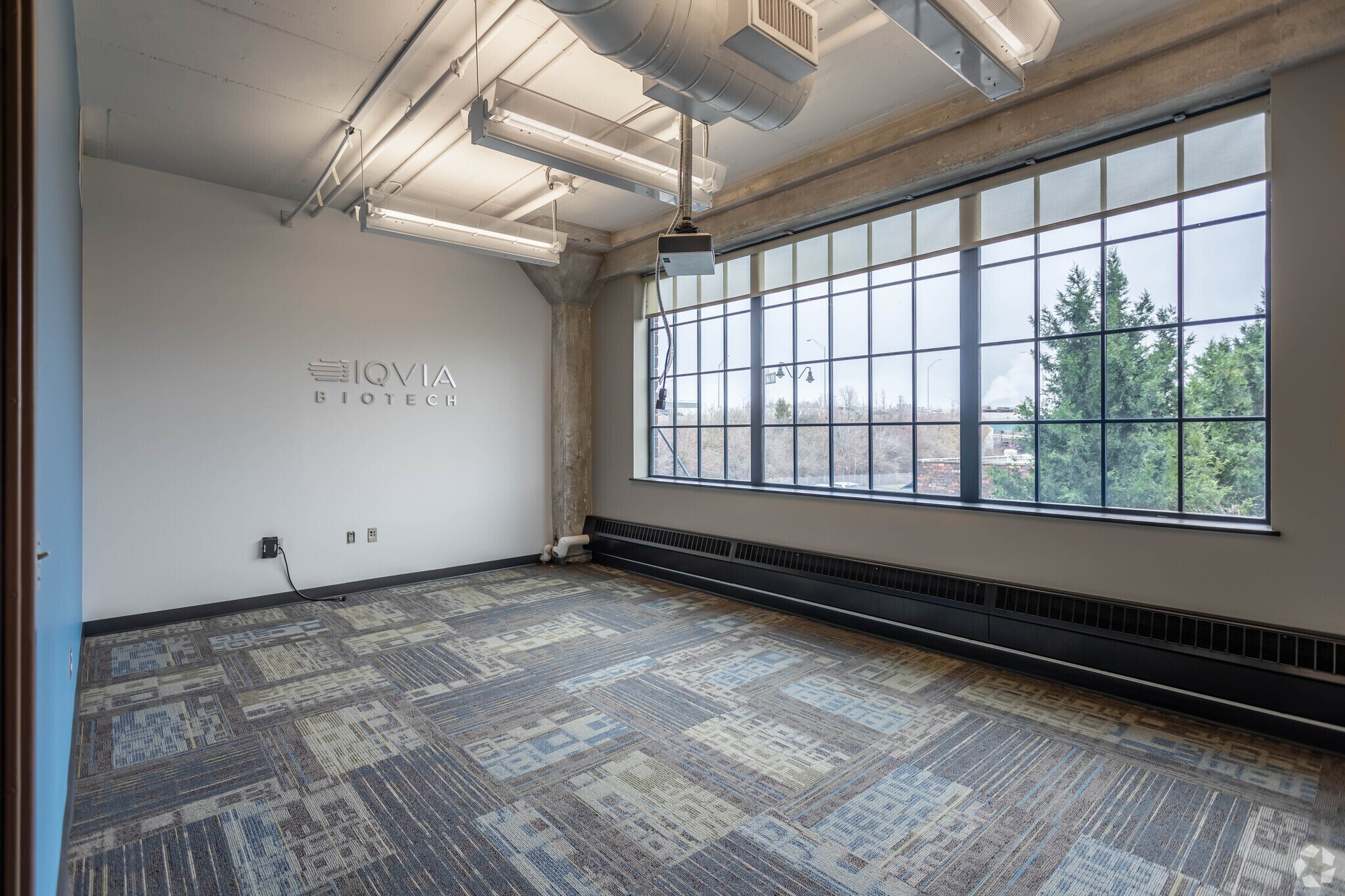 580 N 4th St, Columbus, OH 43215 The Smith Bros. Hardware Co.