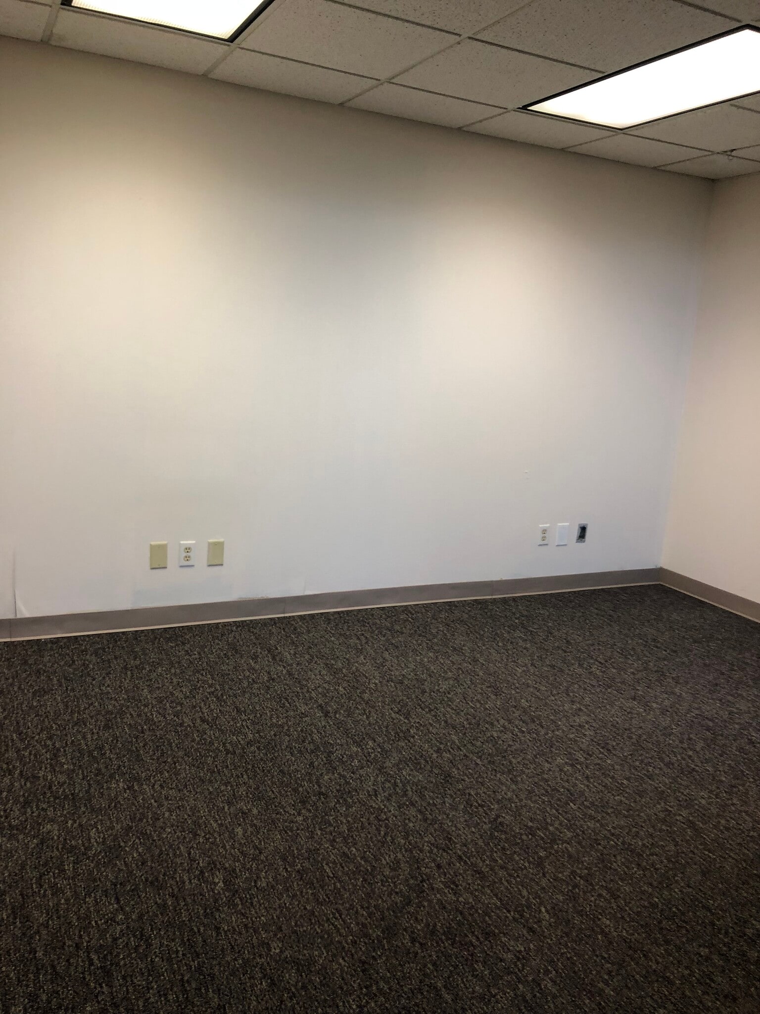 1750 Madison Ave, Memphis, TN for lease Interior Photo- Image 1 of 5