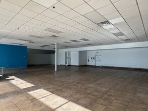 2662-2674 W Washington St, Waukegan, IL for lease Interior Photo- Image 2 of 3