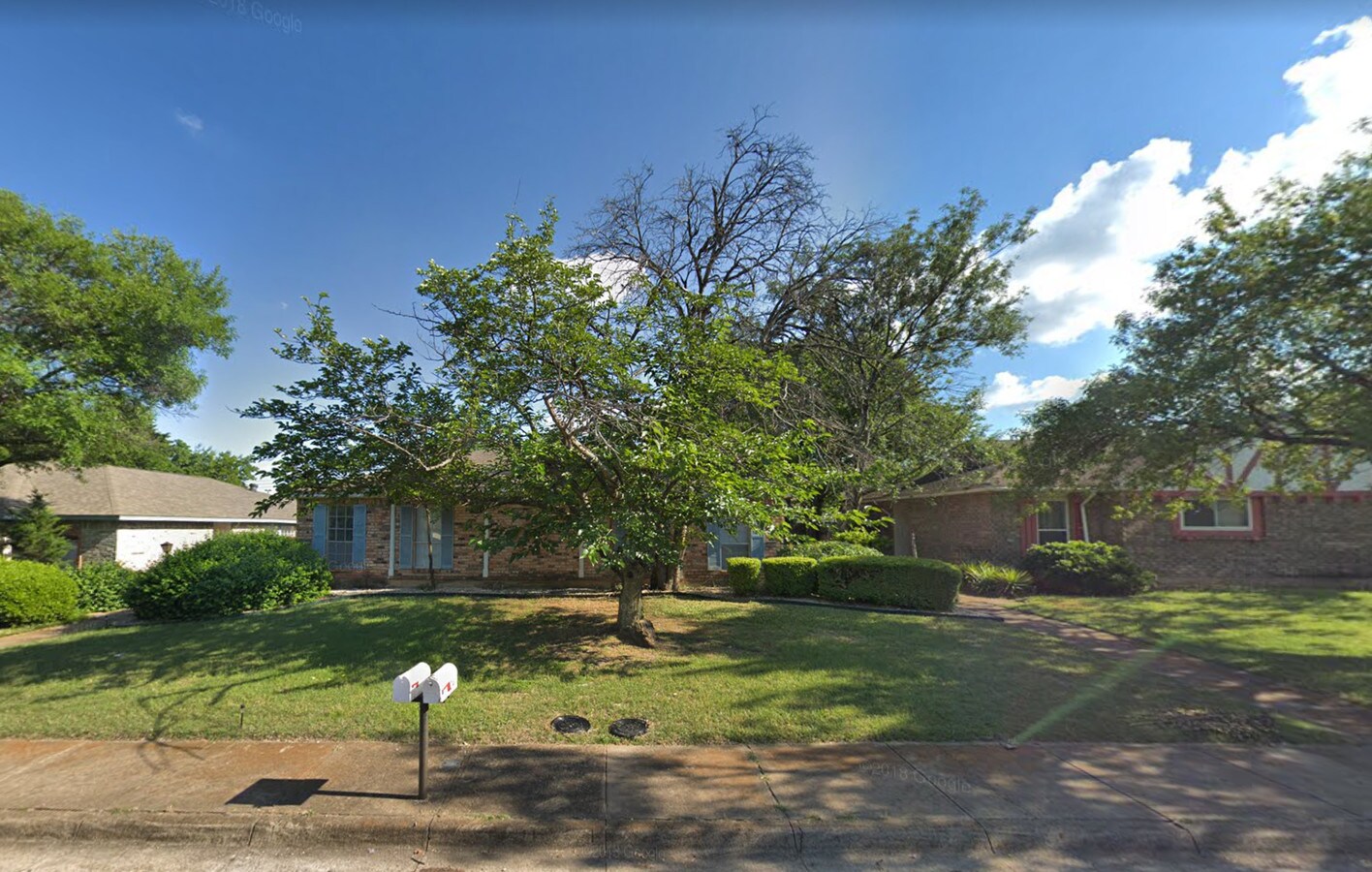 2738 Meadow Gate Ln, Dallas, TX 75237