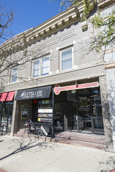 213-289 E Liberty St, Ann Arbor, MI for lease - Building Photo - Image 2 of 16