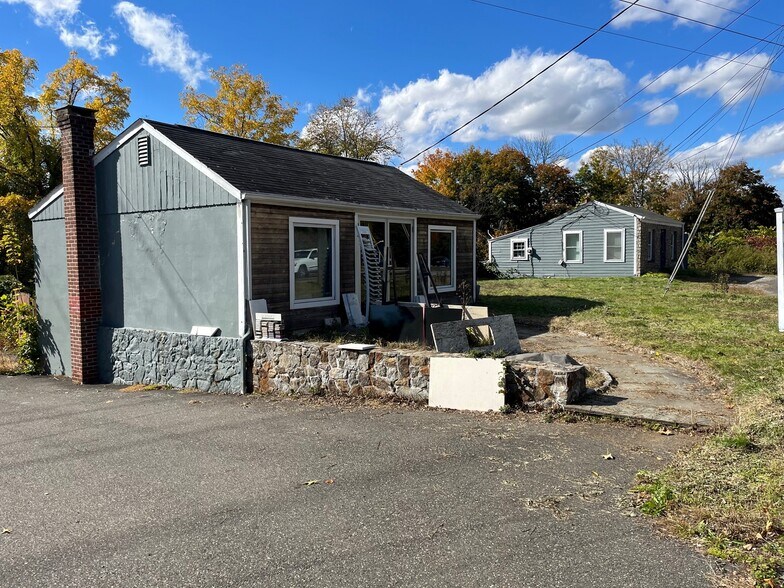 263265 Danbury Rd, Wilton, CT 06897