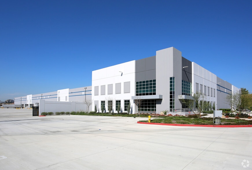 2053 Miguel Bustamante Pky, Colton, CA for lease - Building Photo - Image 3 of 3