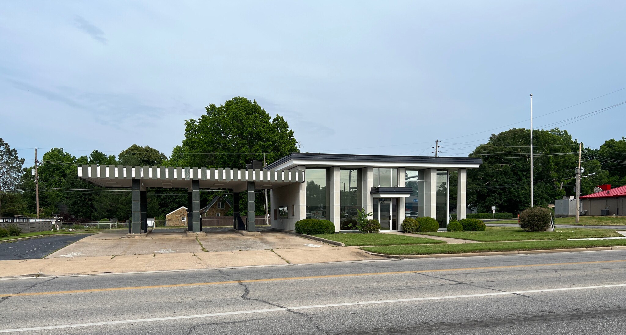 1946 S Garrison Ave, Carthage, MO for sale Primary Photo- Image 1 of 1