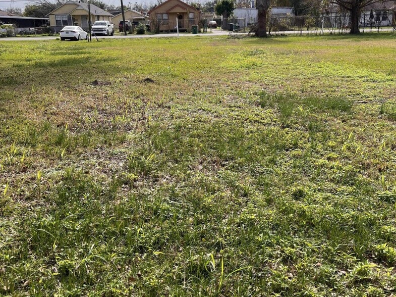 121-123 Van Molan St, Houston, TX for sale - Building Photo - Image 3 of 9