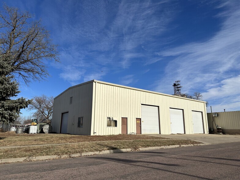 105 Pleasant, Elk Point, SD for sale - Primary Photo - Image 1 of 1