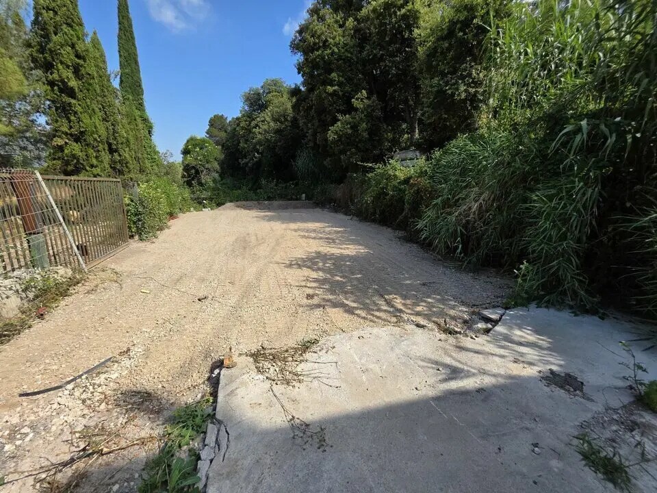 Land in Castagniers for lease Building Photo- Image 1 of 5