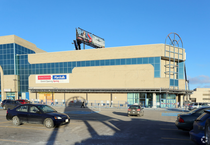 700 Lawrence Ave W, Toronto, ON for lease - Building Photo - Image 3 of 11