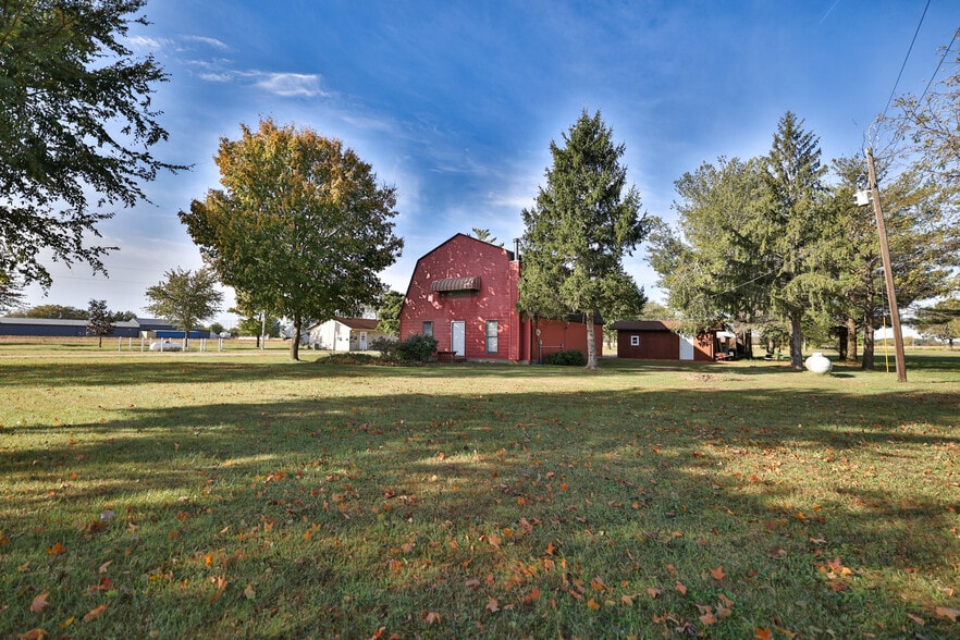 3955 Blackburn Rd, Edwardsville, IL for sale - Primary Photo - Image 2 of 50