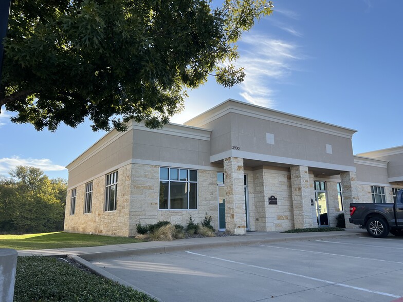 3900 S Stonebridge Dr, McKinney, TX for lease - Building Photo - Image 1 of 7