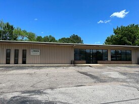 818 N. Raguet - Convenience Store