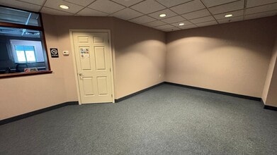 2925 William Penn Hwy, Easton, PA for lease Interior Photo- Image 2 of 8