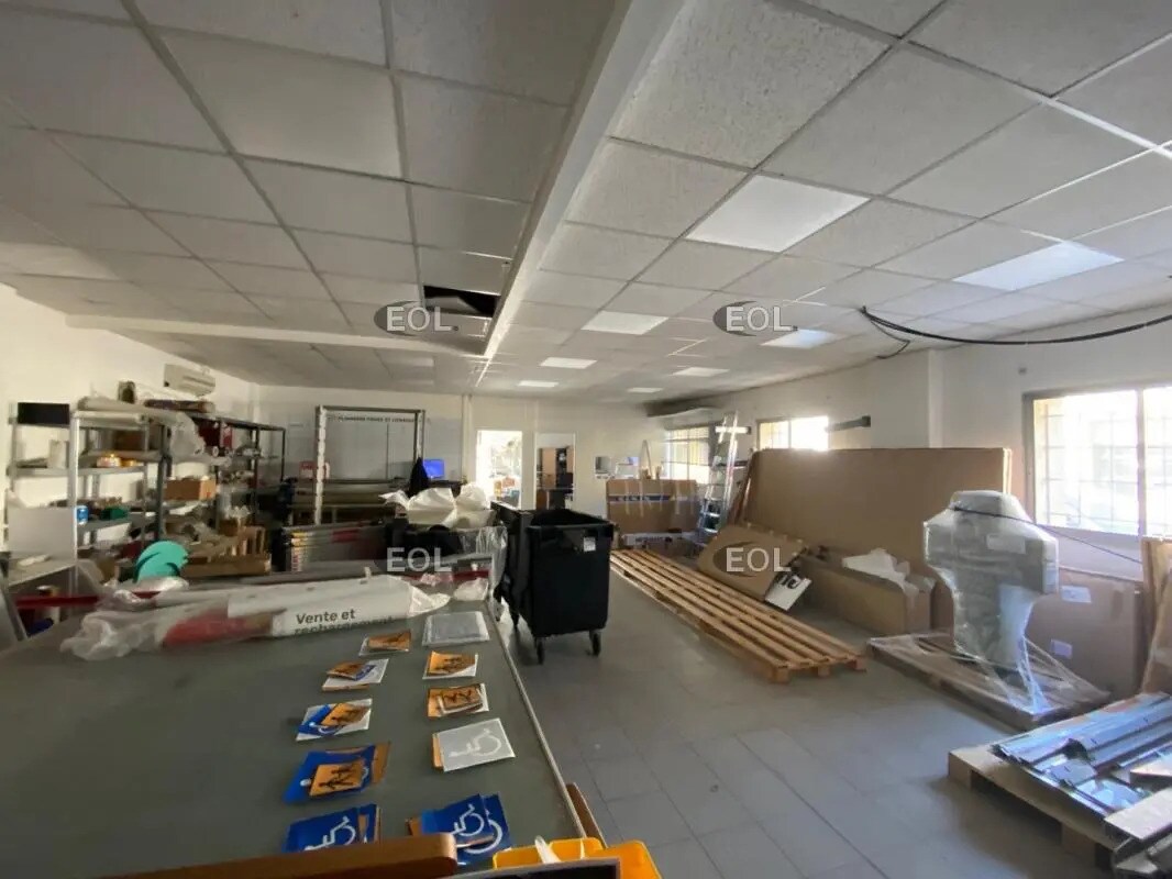 Flex in Marseille for lease Building Photo- Image 1 of 5