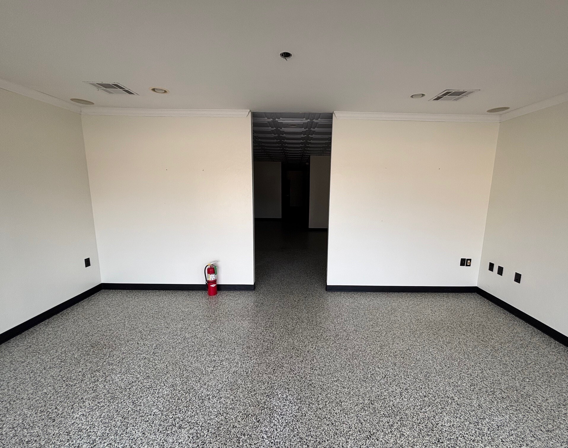 2500-2524 W Edmond Rd, Edmond, OK for lease Interior Photo- Image 1 of 2