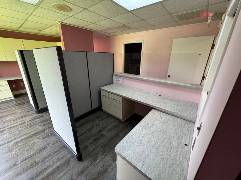 2830 Maplewood Ave, Winston-Salem, NC for lease - Interior Photo - Image 2 of 4