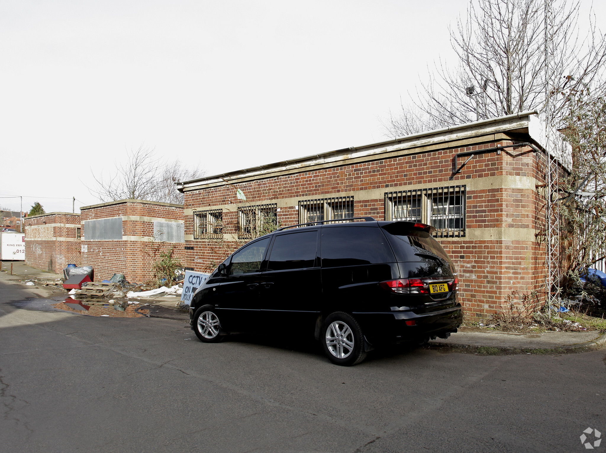 UNITS 42 & 43 SAPCOTE INDUSTRIAL ESTATE portfolio of 2 properties for sale on LoopNet.com Primary Photo- Image 1 of 2