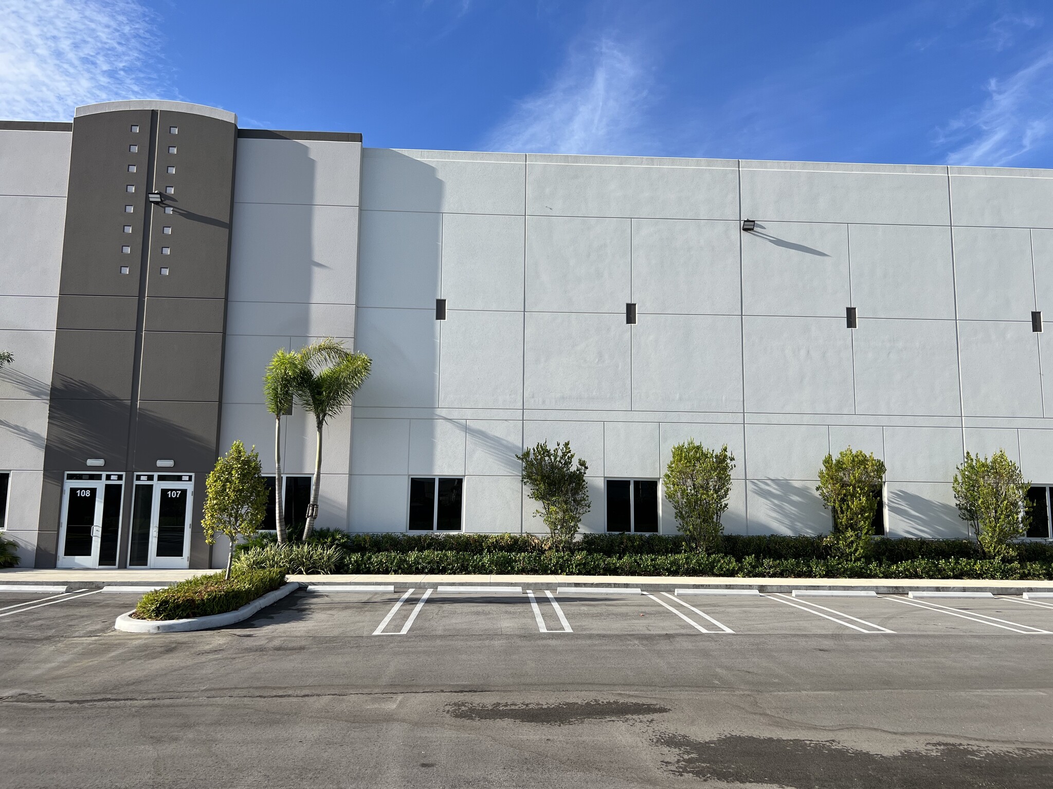 8565 W 44th Ave, Hialeah, FL for lease Building Photo- Image 1 of 5